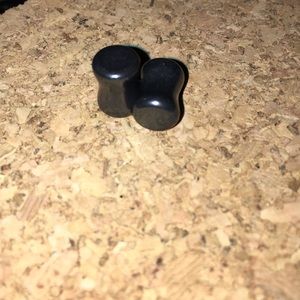 2g stone saddle plugs